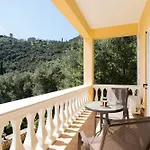 The Olive Grove By Konnect - 2,5km From 펜션 입소스